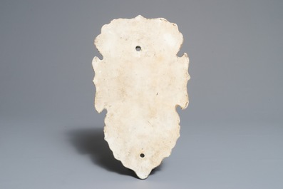 Une rare applique murale en porcelaine de Chine bleu et blanc, Kangxi
